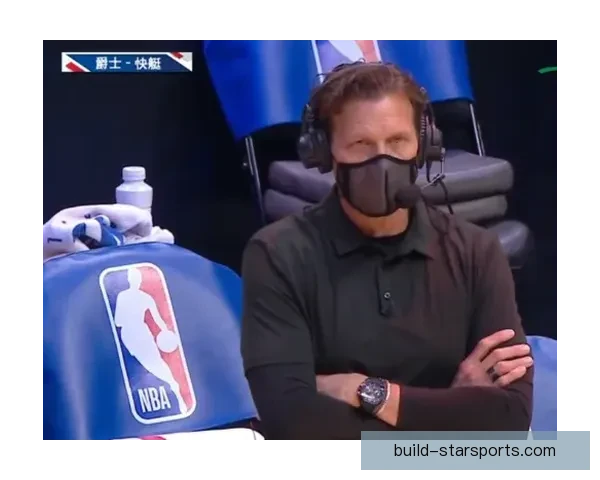 NBA季后赛格局突变豪强对决引爆联盟新风暴多队争冠悬念升级