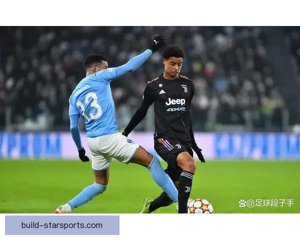 西汉姆联最新动态：球队备战新赛季，转会市场活跃球员引关注