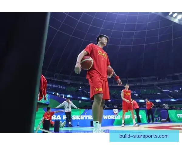 中国男篮迎战美国队备战世界杯 新阵容亮相备受关注