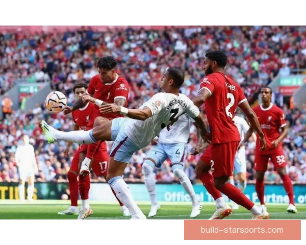 欧冠八强席位争夺战进入白热化，豪门球队纷纷出击